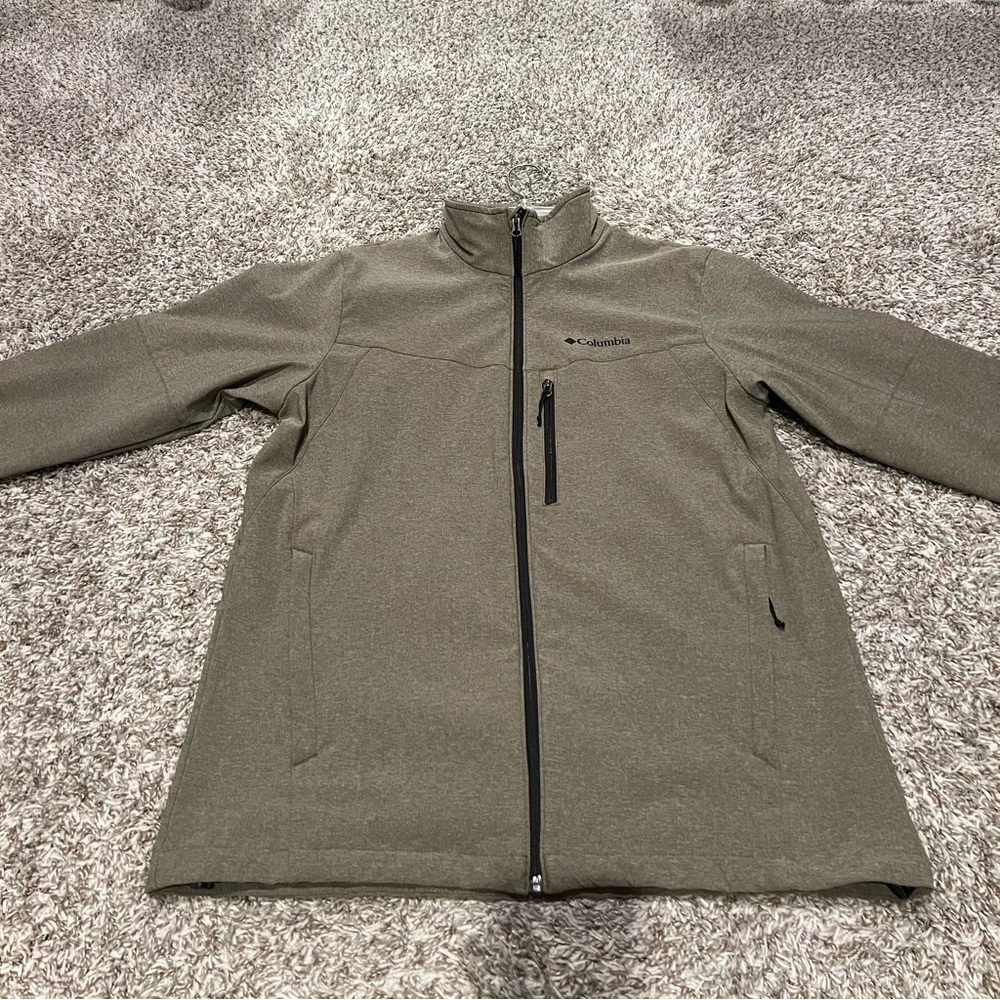 Columbia Men's Tieton Trail Softshell Jacket, Wind & Water Resistant - Large